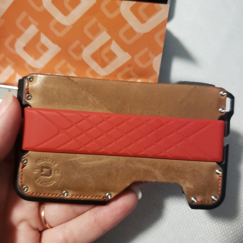 D01 Dapper Wallet Raw Hide Genuine Leather with Red Stitching